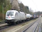 182-004 mit KLV-Zug am 19.04.2008 in Aling