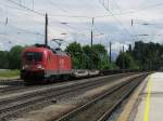 182 022 mit einem Gterzug am 23.5.2008 in Brixlegg.