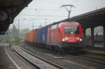 182 013-3 mit einem Containerzug am 7.5.2009 durch Kreiensen