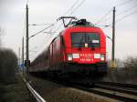 182 008-3 mit einem RE nach Leipzig Hbf am 13.12. aufgenommen in der Einfahrt des Bahnhofs Calau´s.