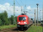182 012-5 fhrt mit ihrem RE 10 von Cottbus nach Leipzig Thekla am 10.08. mit 6 Minuten Versptung in den Bahnhof von Calau ein. Gre an das Lokpersonal.