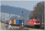 182.022 mit Containerzug Richtung Wien; Unter-Oberndorf, 31.12.2010