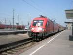 Hier 182 011-7 mit einem RE10 von Cottbus nach Leipzig Hbf., bei der Einfahrt am 22.4.2011 in Leipzig Hbf.