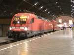 182 015 steht am 27.Dezember 2011 mit dem RE 16727 nach Dresden Hbf im Leipziger Hbf.