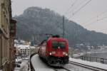 182 017 mit der S1 nach Bad Schandau erreicht den Bahnhof Knigstein.