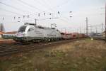 182 004 im Porsche Design auf dem Weg in ihre Heimat bei der Durchfahrt im Bahnhof Wels am 24. Februar 2007