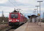 182 022-4 verlsst am 28.Mrz 2016 als S2 nach Leipzig-Connewitz den Bahnhof Leipzig Messe.
