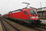 182 009 stand mit RE 4361 von Rostock Hbf nach Wnsdorf-Waldstadt im Rostocker Hbf.21.01.2017