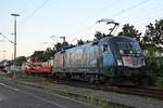 MRCE/DB Fernverkehr ES 64 U2-009 (182 509-0)  EUROPA HATÁROK NÉLKÜL 25éve  am Morgen des 27.08.2016, als sie den Rampenwagen im Terminal in Lörrach an die Autotransportwagen