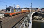 182 517-3 erreicht am 18.3.2018 mit dem LOC1819 von Berlin Lichtenberg nach Stuttgart Hauptbahnhof den Berliner Hauptbahnhof.