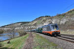 242 504 (182 504) mit einem Autozug am 06.04.2018 bei Himmelstadt.