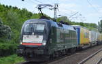 TXL mit dem MRCE Taurus ES 64 U2-070 [NVR-Number: 91 80 6182 570-2 D-DISPO] und KLV-Zug am 09.05.18 Bf.