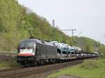 ES 64 U2 - 026 fährt mit einem Autozug durch Albungen in Richtung Bebra.

18.05.2017