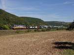 Die ES 182 516 mit einem Autozug am 08.09.2018 unterwegs bei Wernfeld.