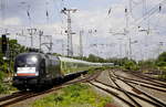 Mit gut 80 Minuten Verspätung läuft FLIXTrain 1802 aus Hamburg in Duisburg Hbf ein (21.6.19). Am Schluss des Zuges laufen zwei Bomz von TRAIN. Es zieht mal wieder ein DISPO-Taurus: 182 509.