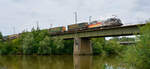 ES 64 U2-060  25 Jahre deutsche Wiedervereinigung  auf der Mainbrücke zwischen Heidingsfeld und Würzburg.