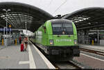 182 522-3 (Siemens ES64U2-022) verlässt Halle(Saale)Hbf auf Gleis 6.