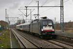 182 505-8 (Siemens ES64U2-005) erreicht 25 Minuten hinter Plan den Bahnhof Soest auf Gleis 2.