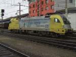 Die ES 64 U2-041 am 02.02.2007 bei der Ausfahrt aus Salzburg HBF.