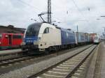 Die ES 64 U2-022 ( 182 522-3 )auf dem Weg Richtung Regensburg.
Fotografiert am 02.08.2008 am Hauptbahnhof Passau, leider war das Wetter nicht ganz so gut, aber ich finds trotzdem ganz gut.