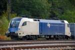 Die wesentlich schnere Lackierungsvariante fr eine Dispolok. ES 64 U2-020 der  Wiener Lokalbahnen Cargo GmbH  im obligatorischen dunkelblau-creme. (Neuoffingen, 2. Oktober 2008).