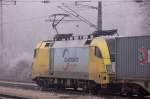  Nachschub  betreibt ES 64 U2-069 an diesem Containerzug aus Beimerstetten kurz vor der Durchfahrt von Gnzburg/Do an der KBS 980 an Silvester 2008.