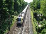 ES 64 02-017 der Siemens Dispolok am 01.06.09 mit einem Eurocity am Mnchner Nockherberg.