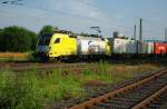 ES 64 U2-063 der Eurogate intermodal mit Containerzug in Fahrtrichtung Norden am 26.06.2009 durch Eschwege West.