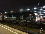 In der Nacht des 04.12.2009 konnte ich noch am Mnchner HBF die ES 64 U2-073 Fotografieren.