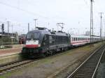 Ausfahrt der 182 514, MRCE ES64U2-014 mit IC 1911 von Dortmund nach Stuttgart.(08.05.2009)