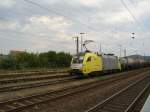 ES 64 U2 014 fuhr am 24.06.2005 durch Aschaffenburg Hbf mit dem Ecco Austria.