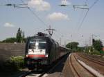 MRCE Taurus die erste!  ES64 U2-036 durchfhrt mit einem Schweizer Nachtzug den Hauptbahnhof von Mlheim an der Ruhr Richtung Dortmund.