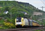ES 64 U2-013 kommt aus Richtung Wrzburg und durchfhrt Retzbach am 11.05.2010