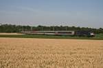 182 536-3 (ES 64 U2-036) mit EC 6 Chur - Hamburg-Altona auf der rechten Rheinstrecke bei Niederwalluf. 28.06.10