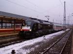 182 561 bei trbem Februarwetter mit IC 2056 am 13.2.12 in Saarbrcken Hbf