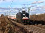 Die ES 64 U2-074 mit dem IC Rottalerland am 13.11.2010 unterwegs bei Obertraubling.