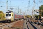 ES 64 U2-013 fhrt mit RB 16324 Halle (Saale) Hbf - Eisenach, in den Bahnhof Gotha ein.