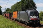 MRCE Dispolok ES 64 U2-014 am 24.7.12 mit einem Containerzug bei der Durchfahrt durch Hannover-Ahlten.