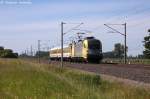 ES 64 U2 - 006 (182 506-6) MRCE - Mitsui Rail Capital Europe GmbH fr DB Systemtechnik GmbH mit einem Gleismesszug in Vietznitz und fuhr in Richtung Nauen weiter. 17.06.2013