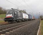 Der jetzt mit  Eurogate intermodal  - Logo versehenen Dispo-Taurus 182 571-0 (ES 64 U2-071) kam am 11.04.2013 mit Containerzug in Richtung Sden ber die NSS. Aufgenommen kurz vor Wehretal-Reichensachsen.