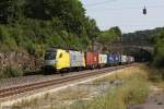 182 596 mit einem Containerzug am 03.08.2013 bei Mhren.