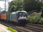 ES 64 U-063 fuhr am 28.08.13 mit einen intermodal durch hh-harburg