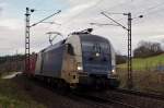 ES 64 U2 - 020 der WLC mit Containerzug am 03.01.2014 bei Mimberg Richtung Neumarkt.