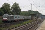 ES 64 U2-037 fuhr am 8.8.13 mit einem Containerzug durch Dedensen-Gümmer.