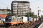 Hectorrail 242.517  Fitzgerald  am 7.6.13 mit einem KLV in Düsseldorf-Rath.