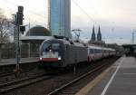 182 526 / ES 64 U2-026 am abendlichen HKX nach HH-Altona in Köln Messe /Deutz am 12.02.2014