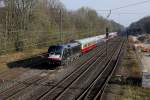 MRCE Taurus ES 64 U 2 - 030 ist am 28.3.2014 mit dem HKX 1800 nach Köln unterwegs.
Ich lichtete ihn bei der Durchfahrt durch den Bahnhof Natrup Hagen ab. 