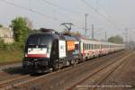 ES 64 U2 - 036 (Hamburg-Köln-Express GmbH) mit dem HKX 1800 in Richtung Köln Hbf in Duisburg Schlenk, 12. April 2014