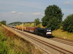 Die ES 64 U2-014 mit einem Güterzug am 02.09.2016 unterwegs bei Ramelsbach.
