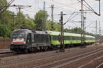 MRCE ES 64 U2-020 unterwegs für Flixtrain in Hamburg-Harburg 9.6.2021